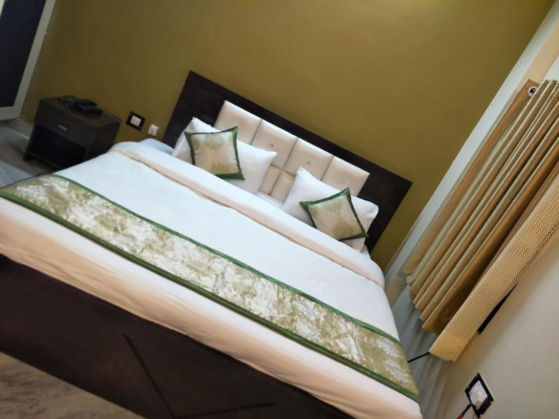 Surabhi Garden Inn Lucknow Extérieur photo