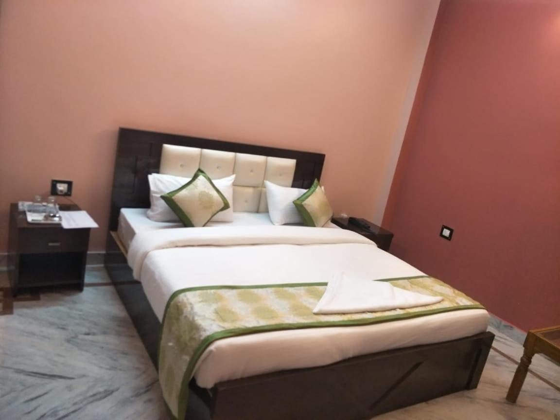 Surabhi Garden Inn Lucknow Extérieur photo