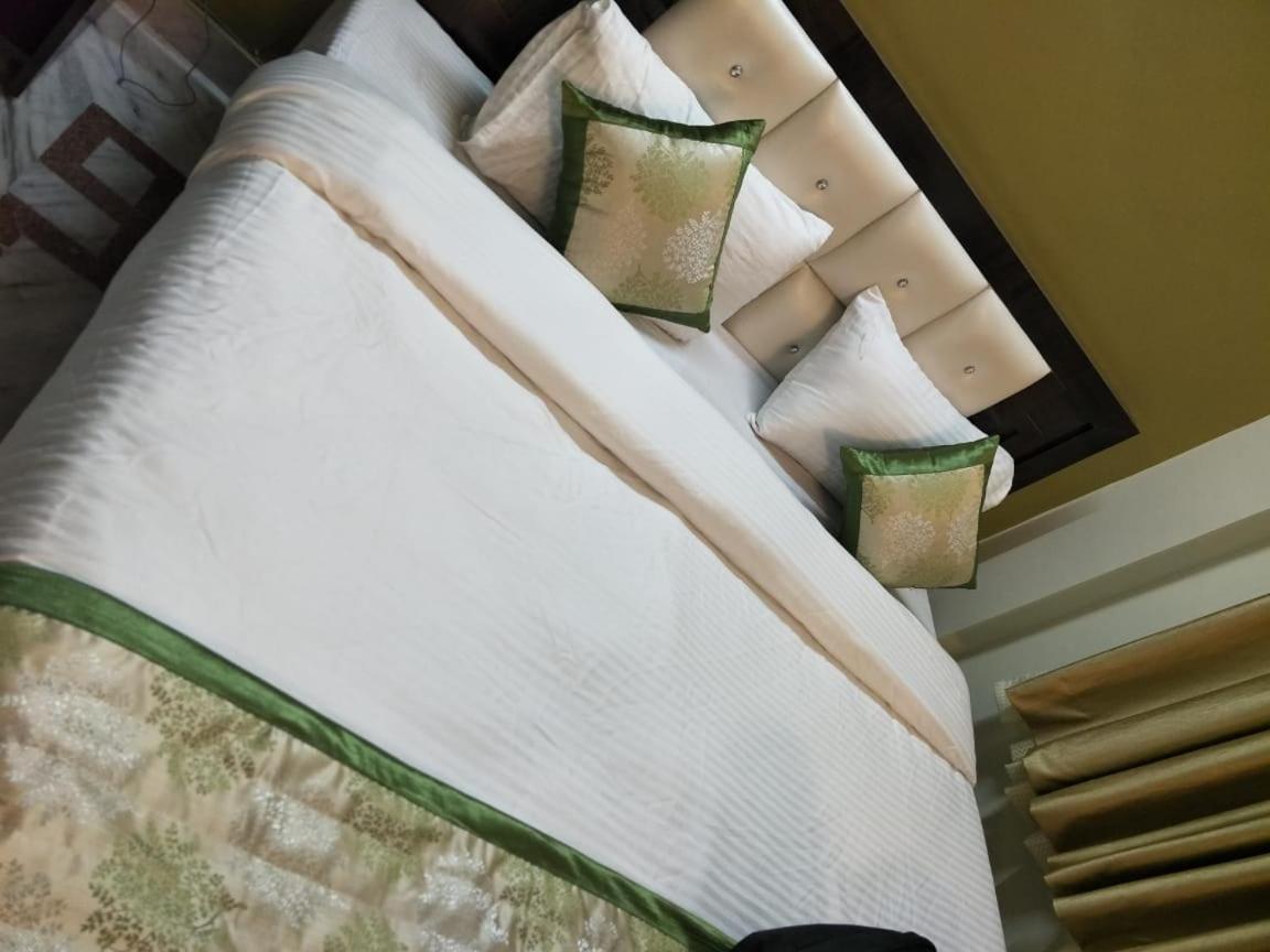 Surabhi Garden Inn Lucknow Extérieur photo